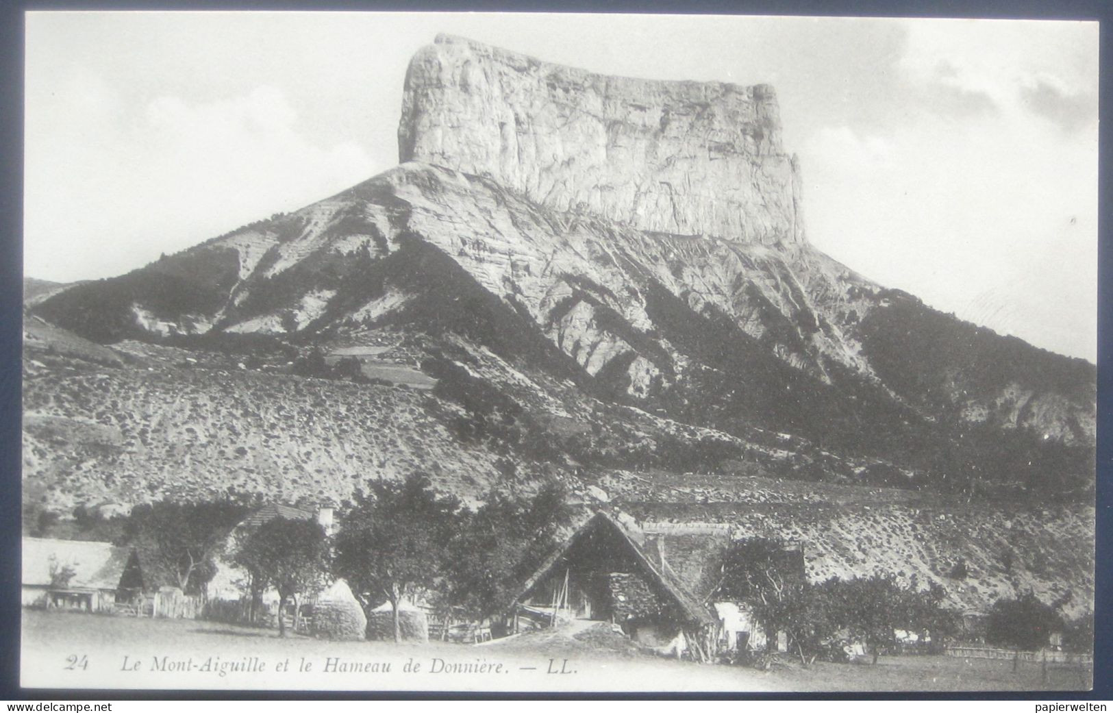 38 Trièves Clelles-Mens - Le Mont-Aiguille Et Le Hameau De Donniere - Clelles