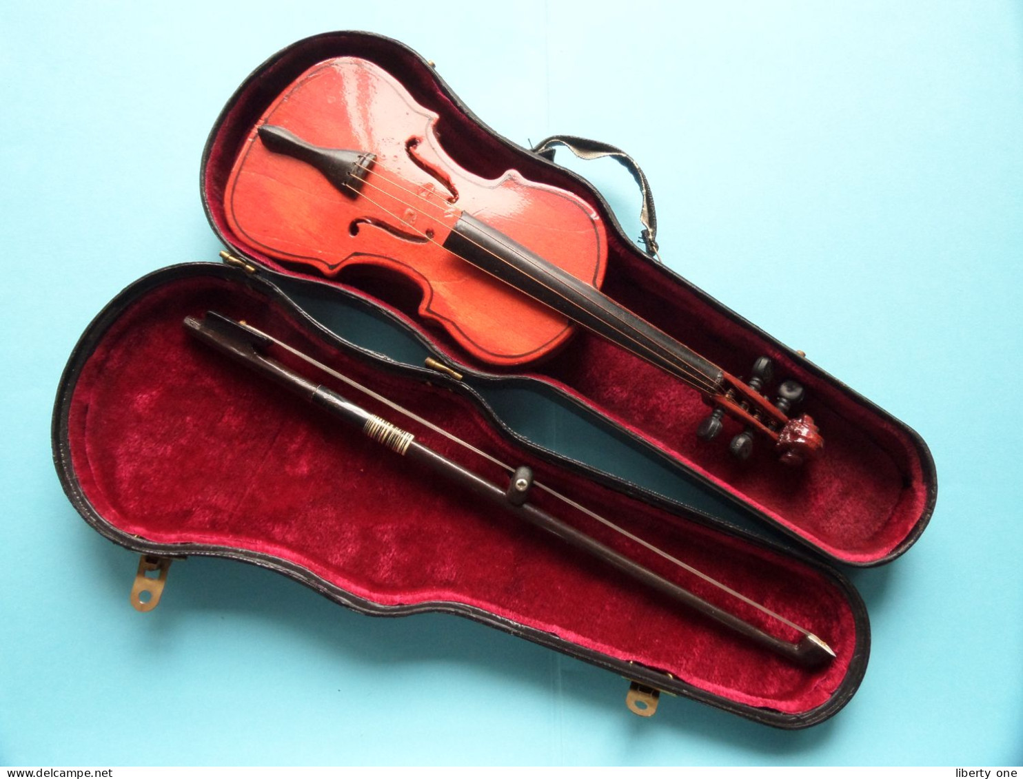 MINI VIOOL Violin Met STRIJKSTOK / ARCHET >> 20 Cm. >> NO More Info ( See Foto For Details ) Case Total  +/- 24 Cm.! - Instruments De Musique