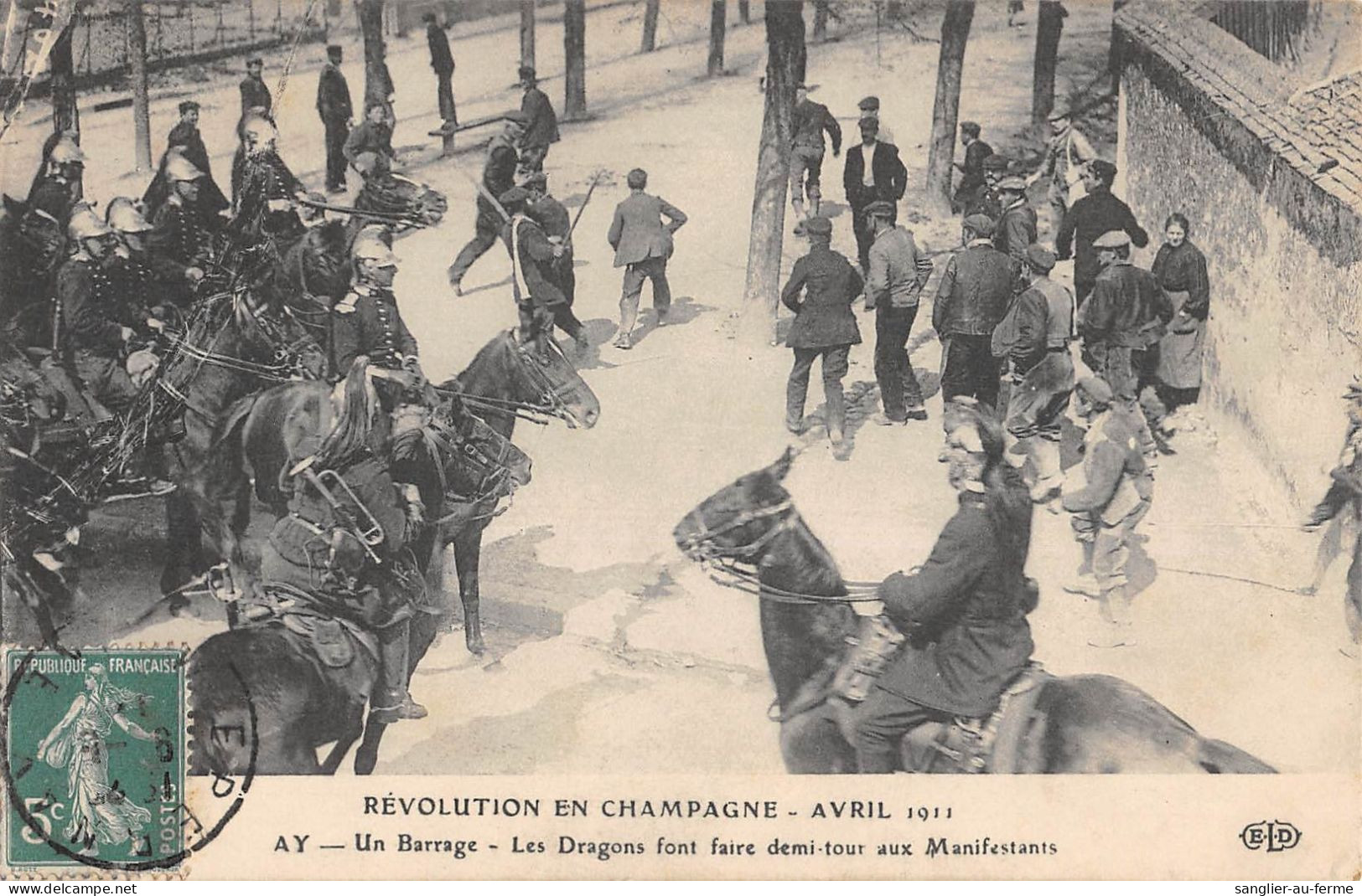 CPA 51 REVOLUTION EN CHAMPAGNE / AVRIL 1911 / AY / UN BARRAGE / LES DRAGONS FONT FAIRE DEMI TOUR - Ay En Champagne