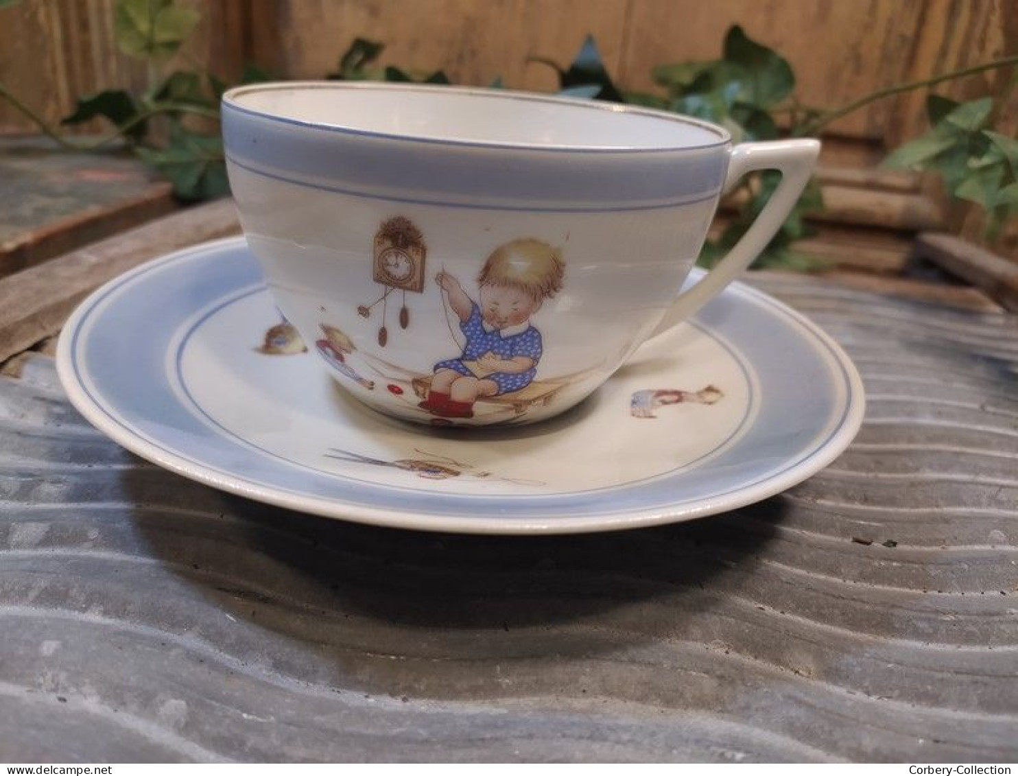 Tasse Et Soucoupe Décor Enfant Jouet Lourioux Porcelaine Limoges - Limoges (FRA)