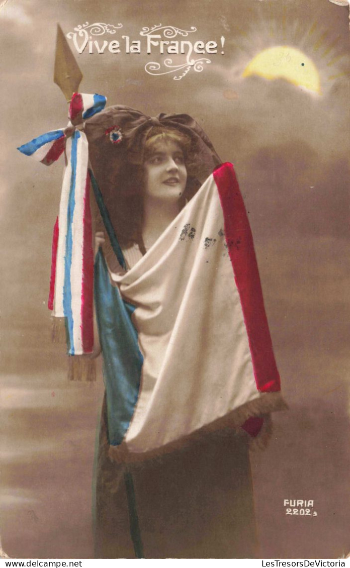 MILITARIA - Vive La France - Femme Avec Le Drapeau Français - Colorisé - Carte Postale Ancienne - Patriottisch