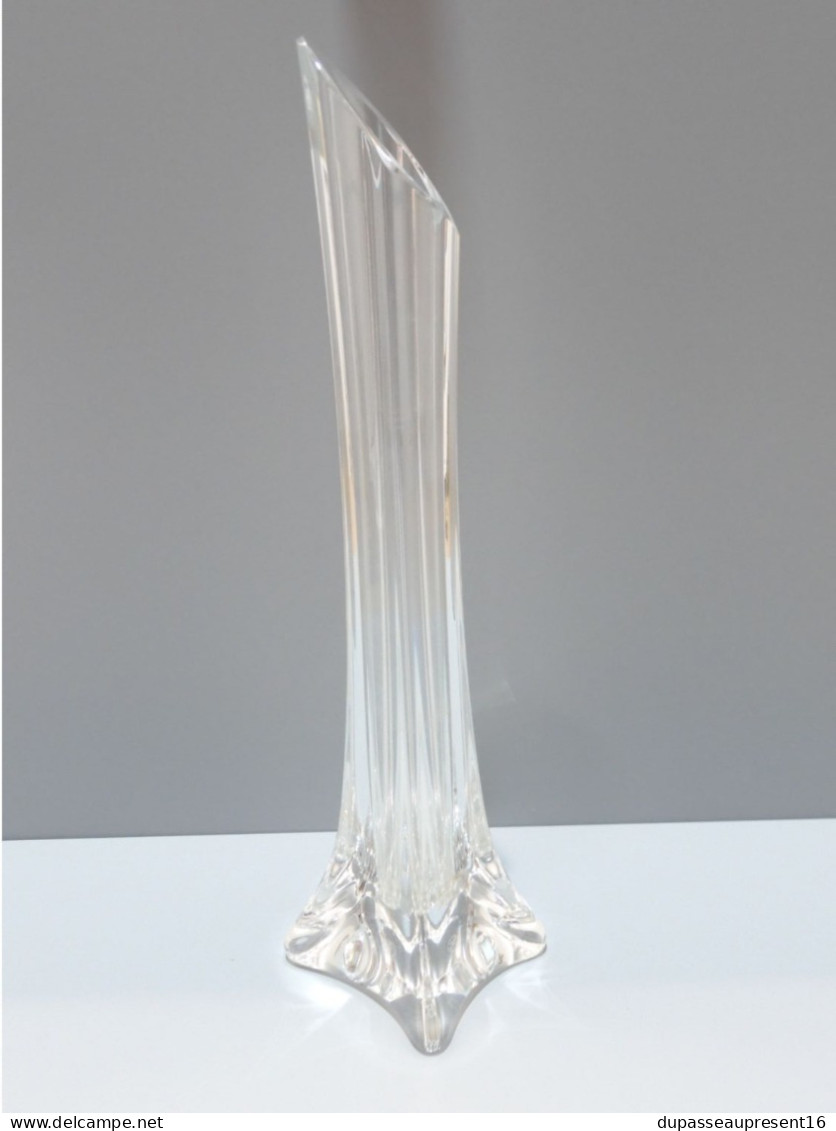 -JOLI VASE SOLIFLORE CRISTAL signé SAINT LOUIS COLLECTION déco XXe    E