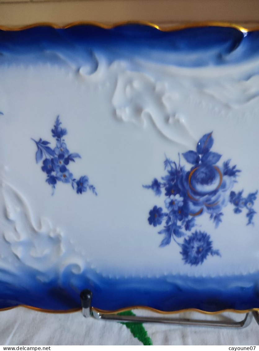 Tharaud Porcelaine  De Limoges Plat à Cake Bleu De Four Et Fleurs Dont Roses - Limoges (FRA)