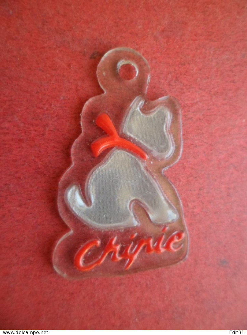 Pendentif Chien Scottich - Embleme Marque Chipie - Gris - En Matière Plastique Souple - Pendants