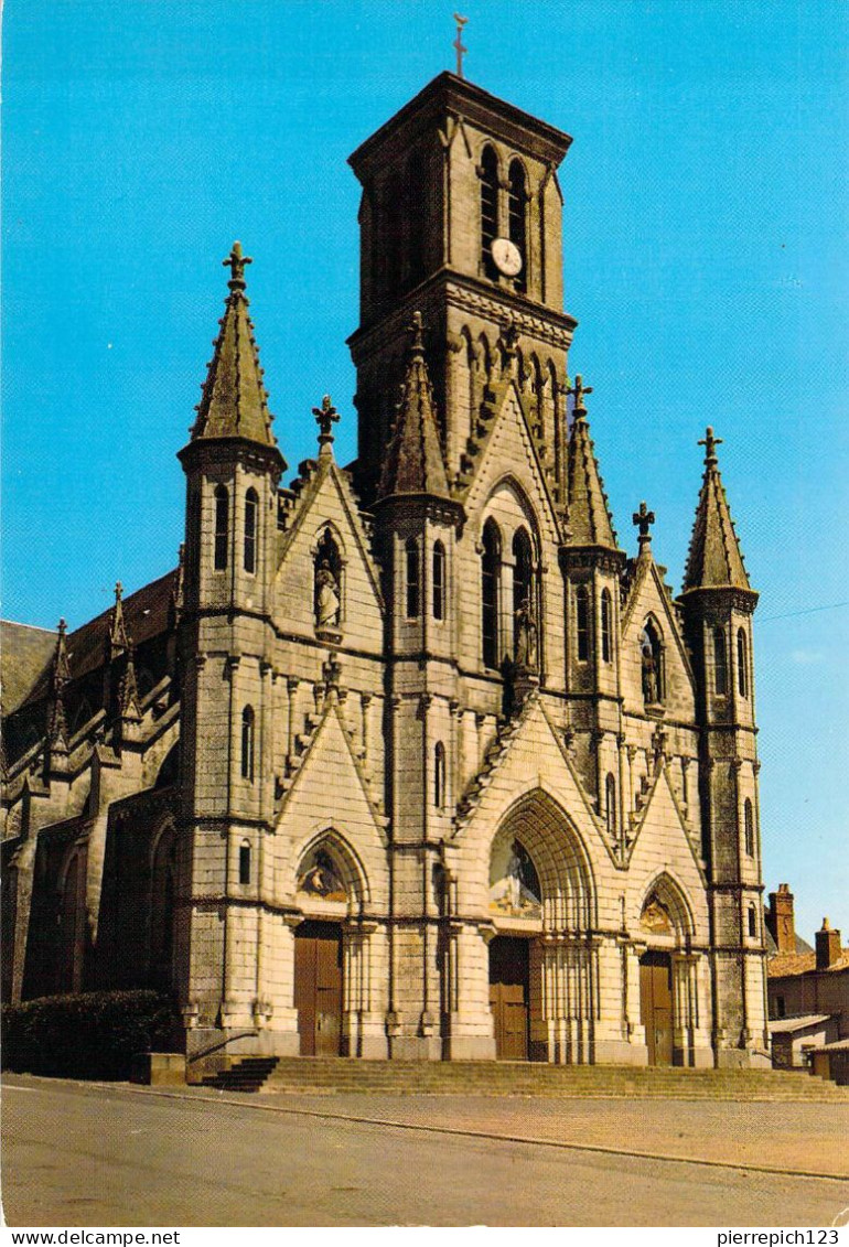 79 - Cerizay - L'Eglise - Cerizay