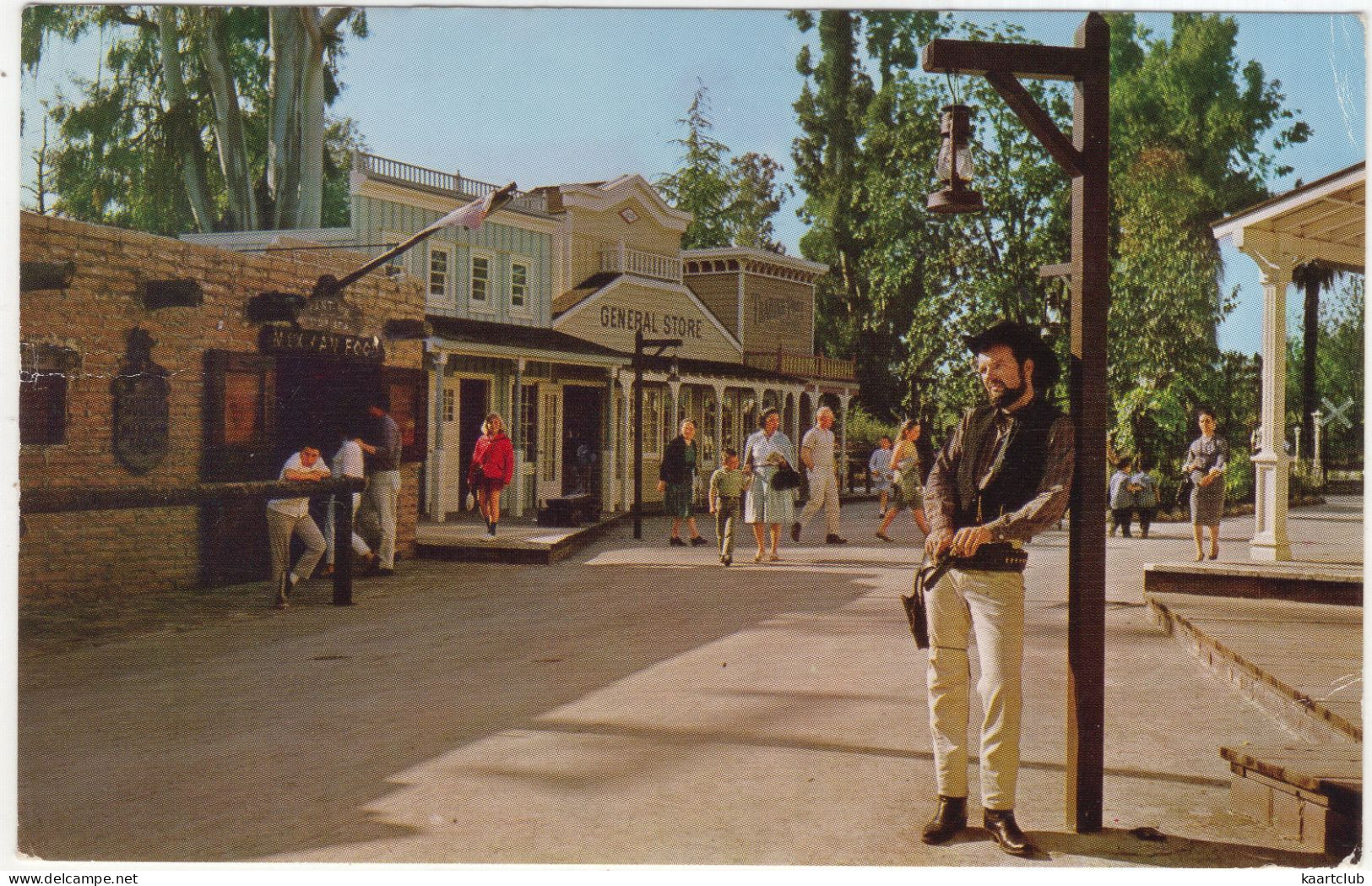 Wild Bill Kelsey Surveys A Peaceful Street Scene At Frontier Village - San Jose, California - (USA) - Cowboy - Amérique