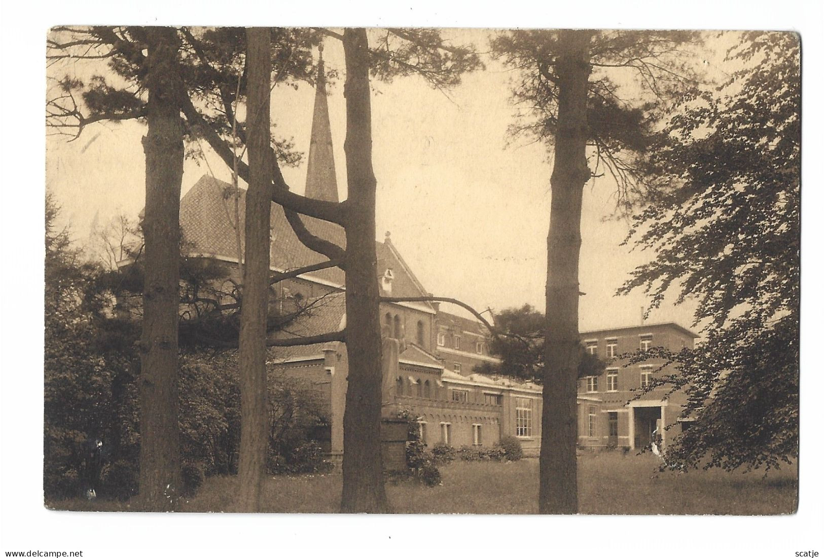 Alken,   Retraitehuis.   -   Binnentuin.   (Uit Plakboek)   1957 - Alken