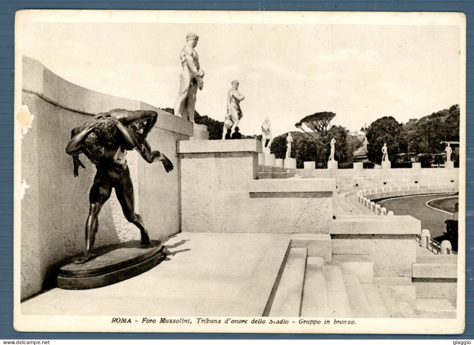 °°° Cartolina - Roma N. 2813 Foro Mussolini Tribuna D'onore Dello Stadio - Gruppo In Bronzo Nuova °°° - Stadien & Sportanlagen