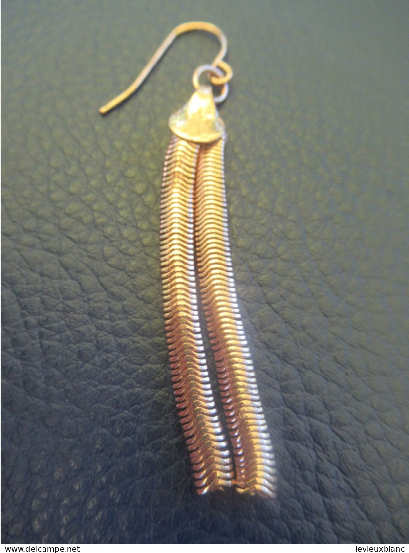 Bijoux Fantaisie/Boucle D'Oreille Seule/Pour Oreille Percée/avec Pendentif Double Chainette Serpent/ Vers1960-80  BIJ171 - Sonstige & Ohne Zuordnung