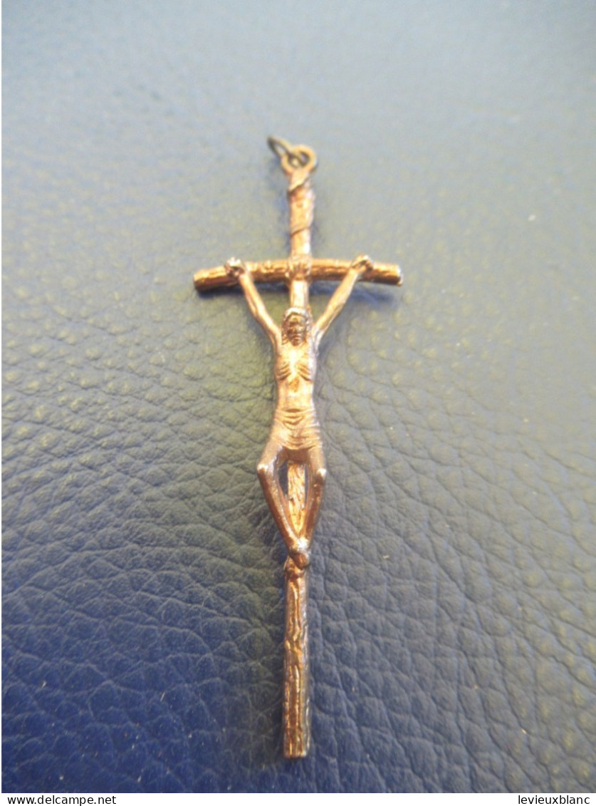 Petit Crucifix Stylisé / Pour Chaînette /Bronze / Très Original / Fabricant ? / Vers 1950 -1970      BIJ174 - Autres & Non Classés