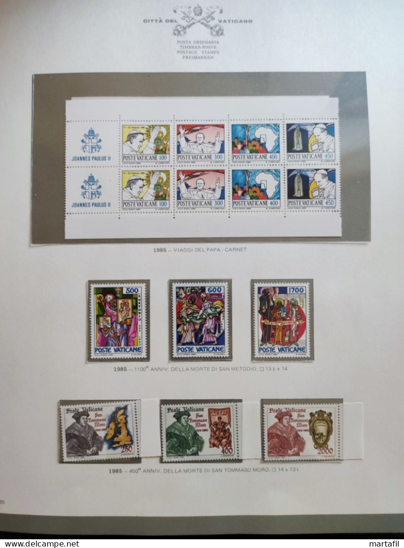 Collezione VATICANO 1978/2012 MNH ** montata su 2 album (GBE e Marini), 99,9% completa.