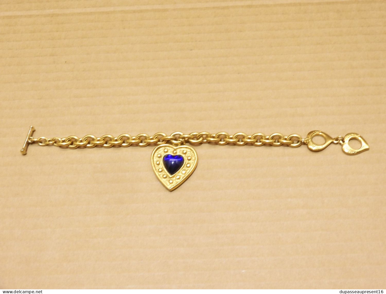 -BRACELET BRELOQUE COEUR YVES SAINT LAURENT années 90 Métal doré résine Bleue    E