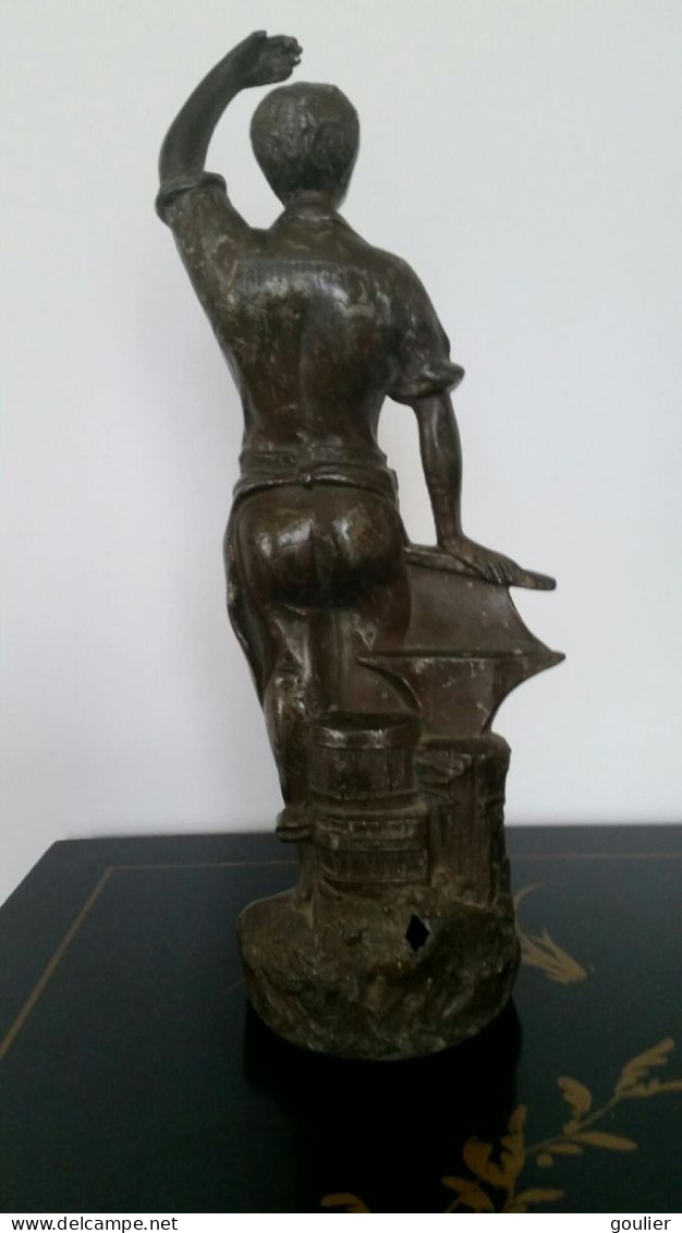 Statuette En Régule - Metall