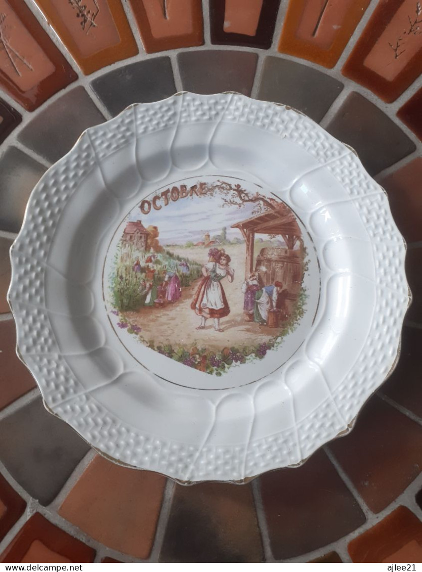 Assiette Saint Amand Et Hamage. Octobre. - Plates