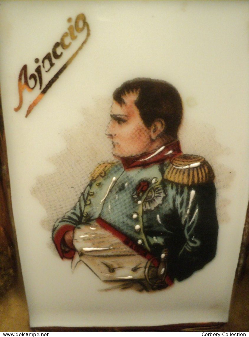 Petit Cadre Porcelaine De Limoges Portrait De Napoléon Bonaparte Ajaccio. - Limoges (FRA)