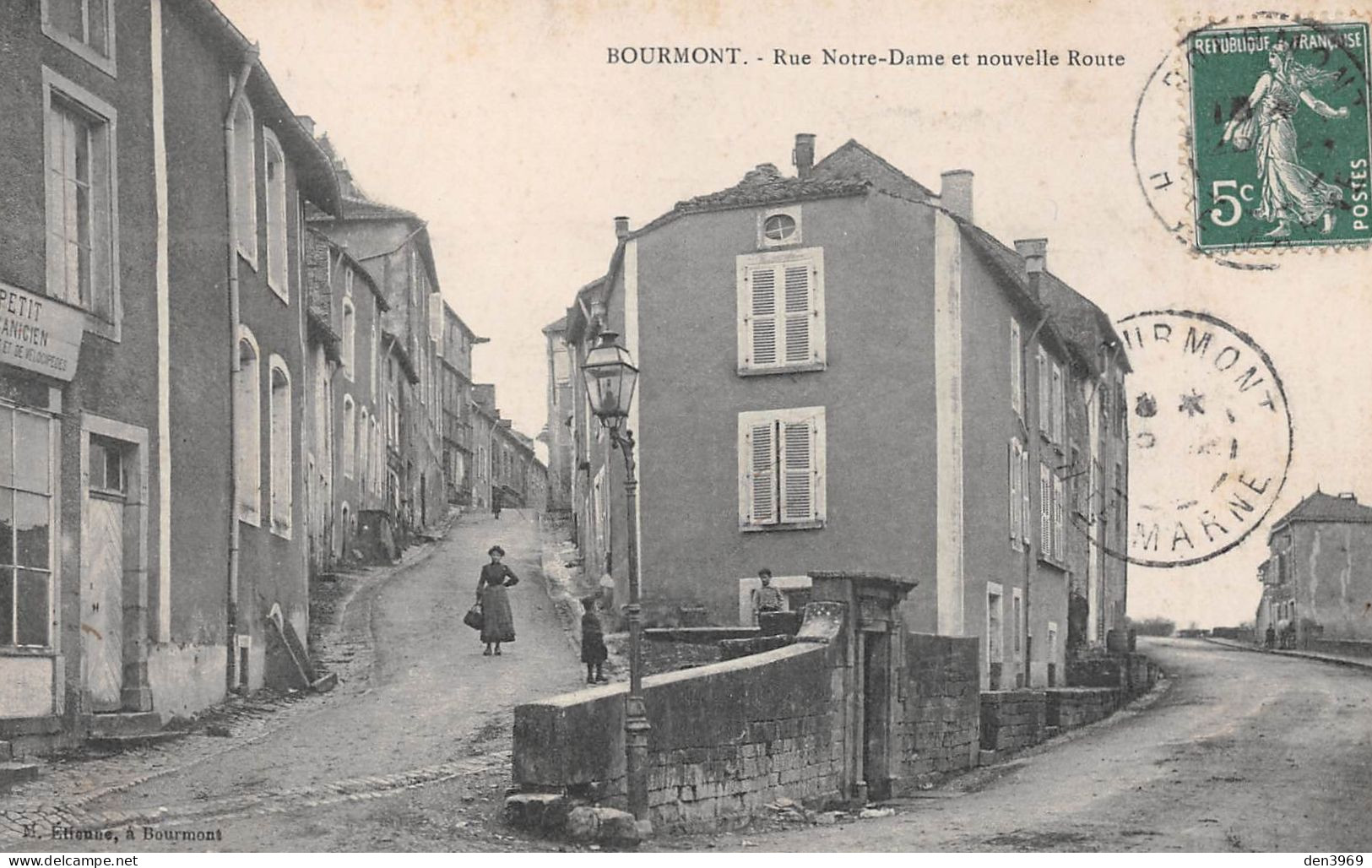 BOURMONT (Haute-Marne) - Rue Notre-Dame Et Nouvelle Route - Voyagé 191? (2 Scans) - Bourmont