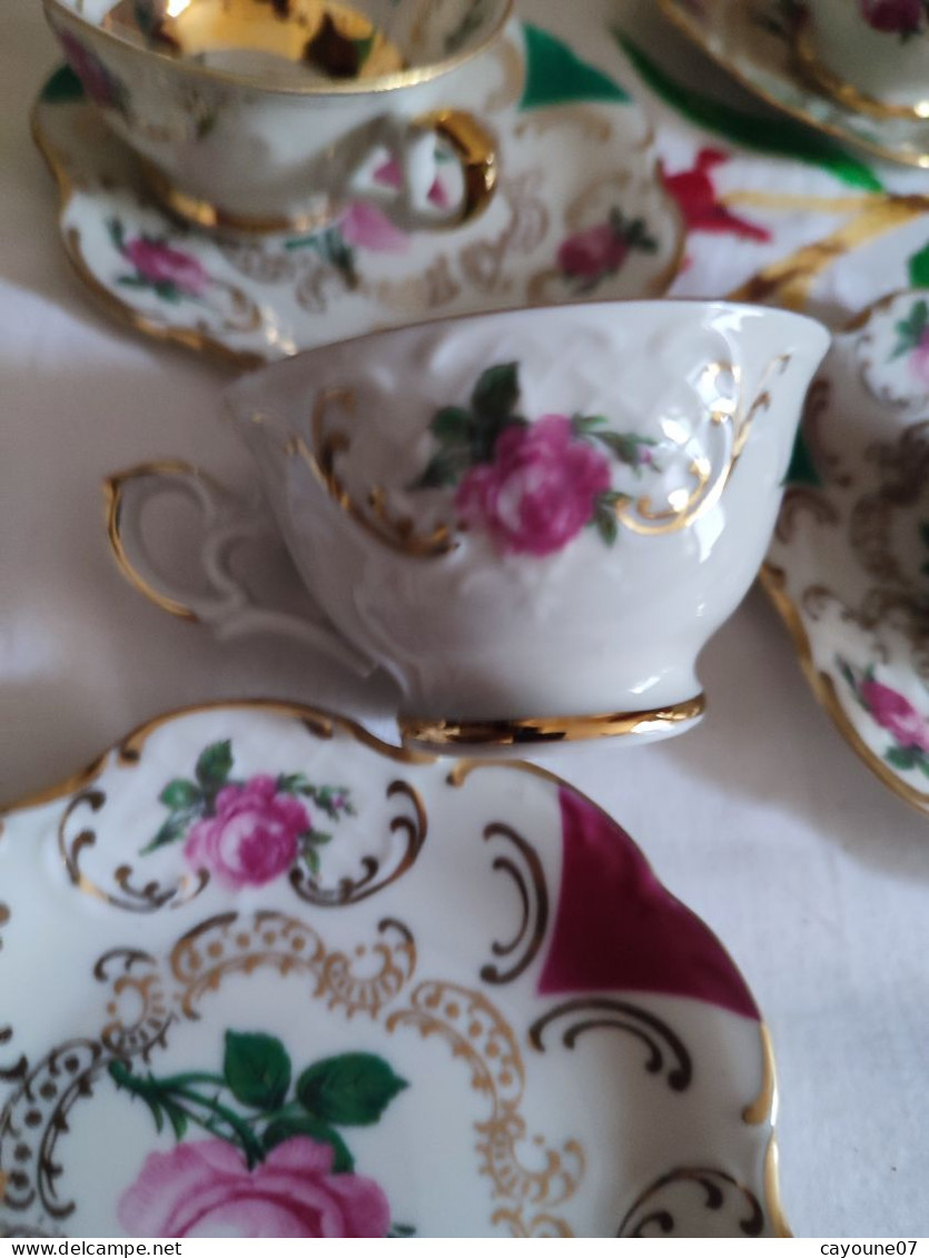 Suite De Six Tasses Et  Soucoupes à Café  Moka Porcelaine Allemande Décor De Roses Et  Dorure - Limoges (FRA)