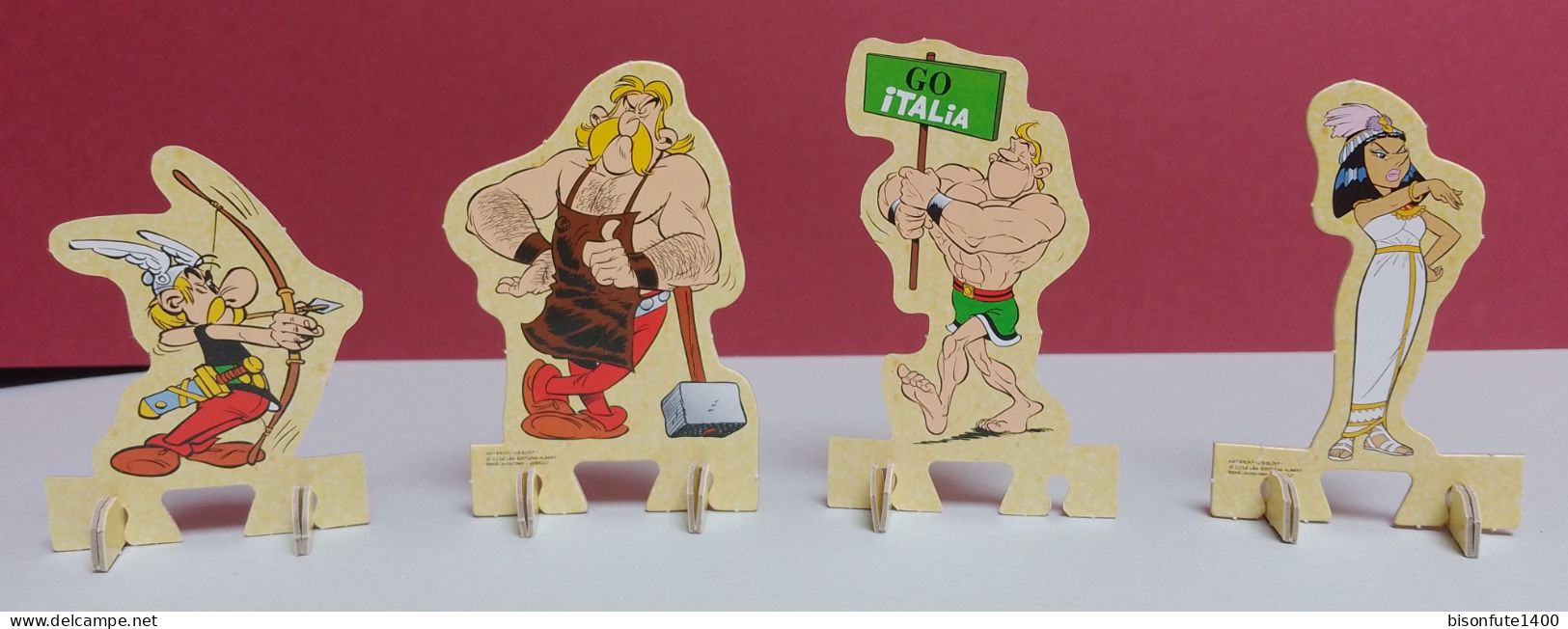 Lot De 4 Figurines Astérix En Carton Sur Pieds De 2016 ( Voir Photos ). - Asterix & Obelix