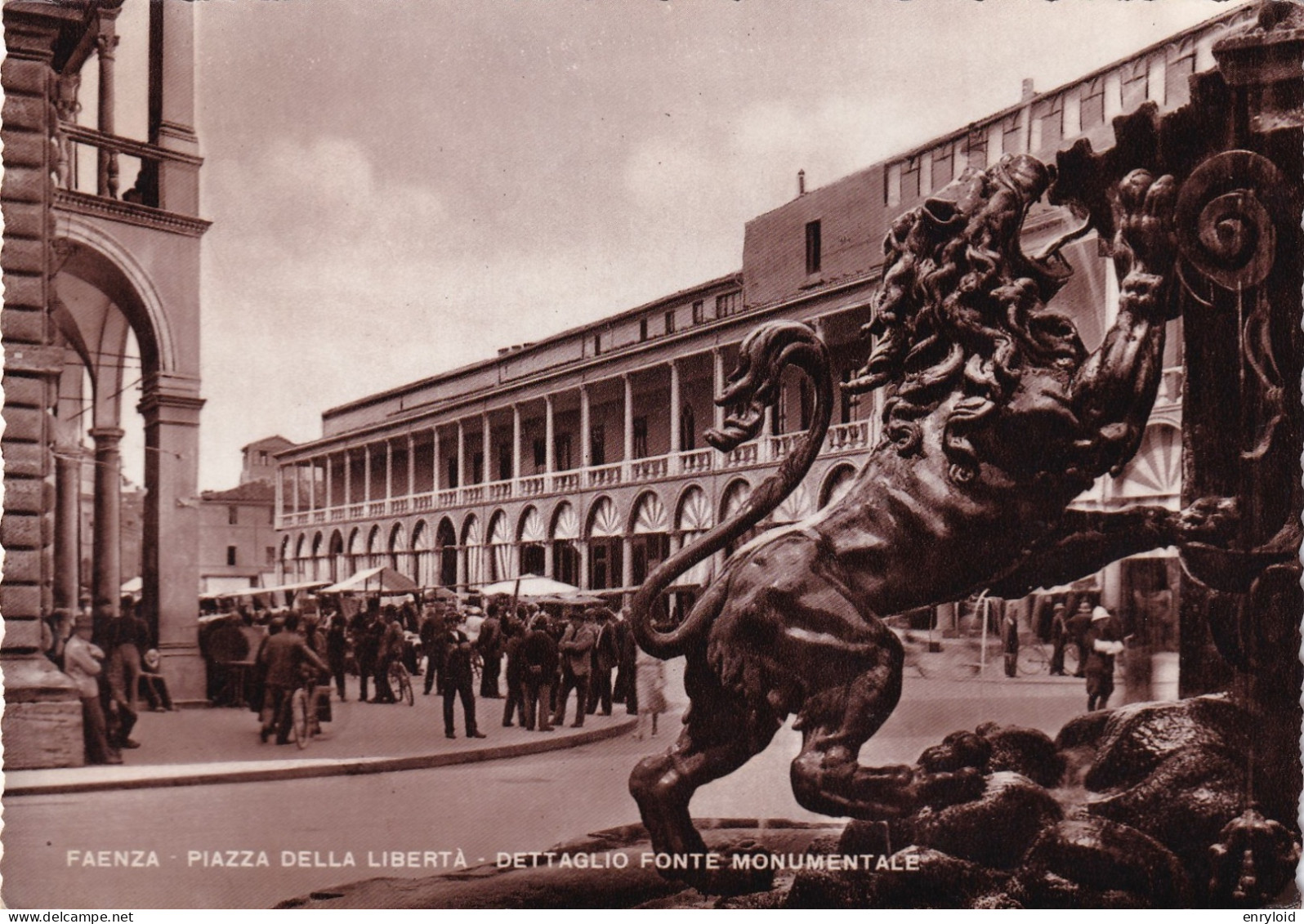 Faenza Piazza Della Libertà Dettaglio Fonte Monumentale - Faenza