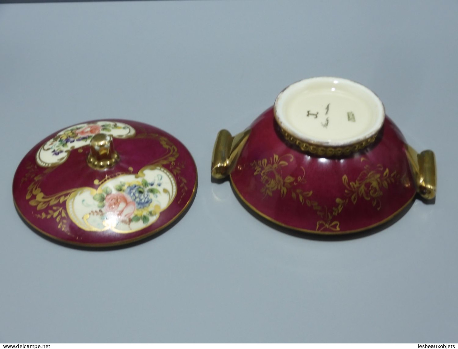 -POT COUVERT MINI SOUPIERE BONBONNIERE PORCELAINE de LIMOGES dorure Fleurs    E