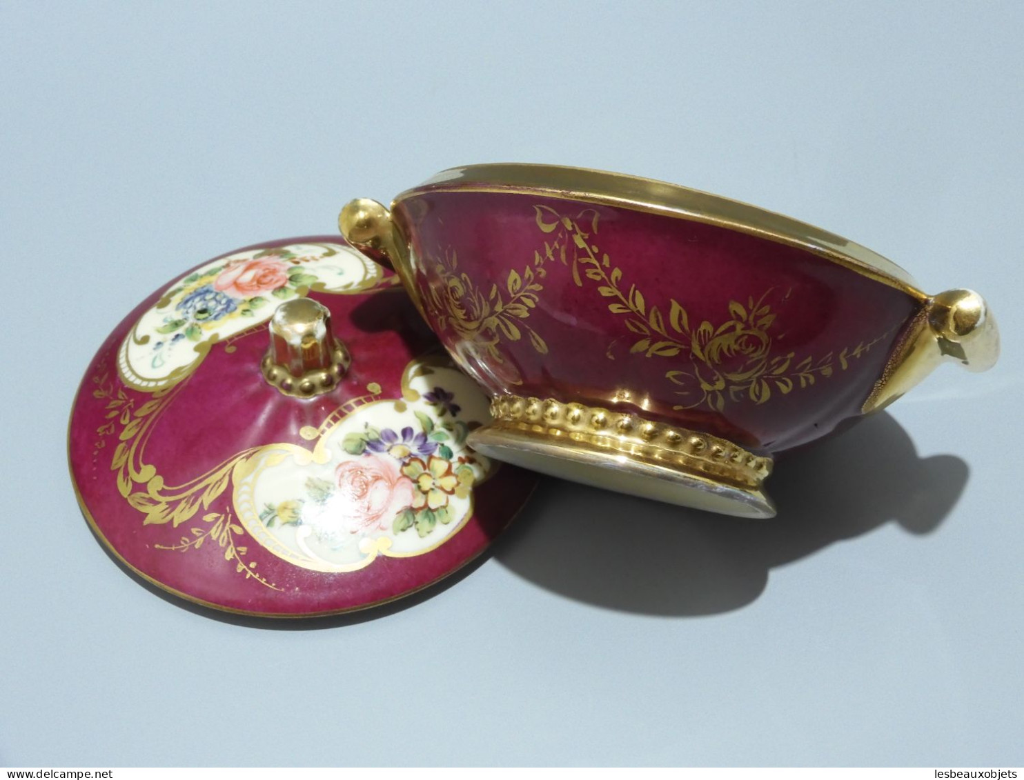 -POT COUVERT MINI SOUPIERE BONBONNIERE PORCELAINE de LIMOGES dorure Fleurs    E