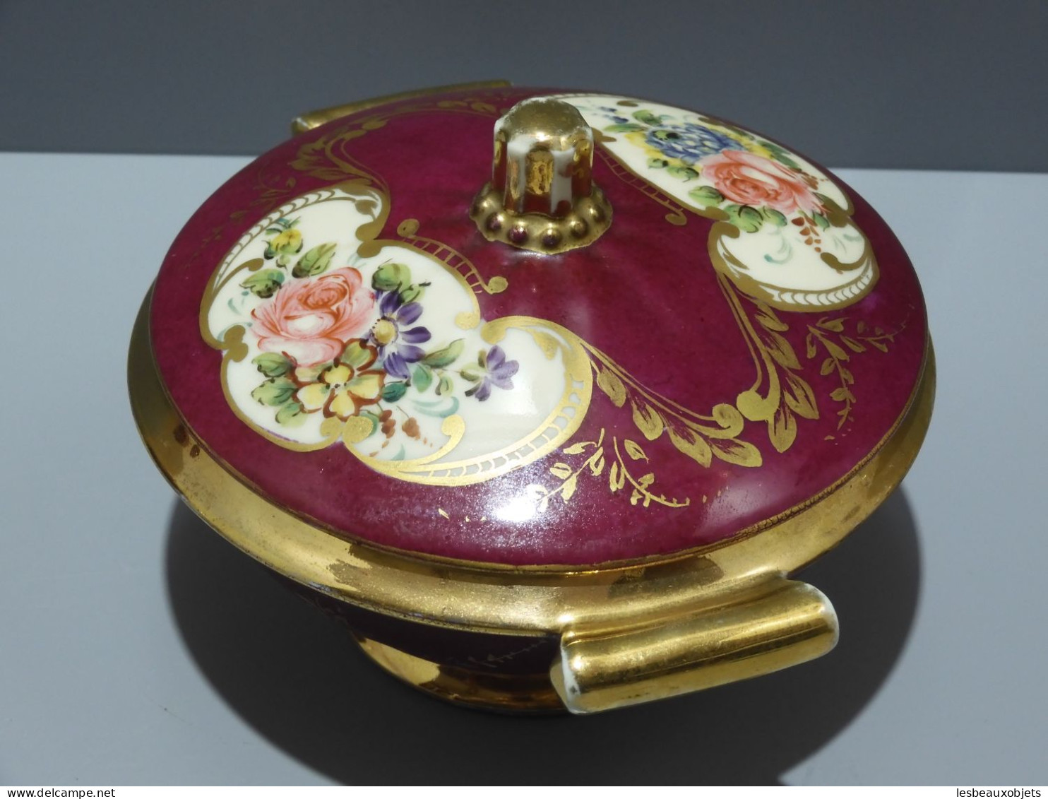 -POT COUVERT MINI SOUPIERE BONBONNIERE PORCELAINE de LIMOGES dorure Fleurs    E