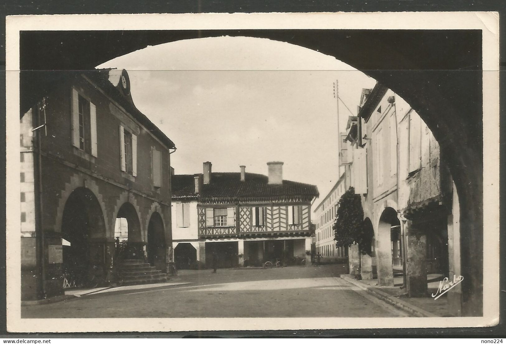 Carte P De 1966 ( Damazan / Place De L'Hôtel De Ville ) - Damazan