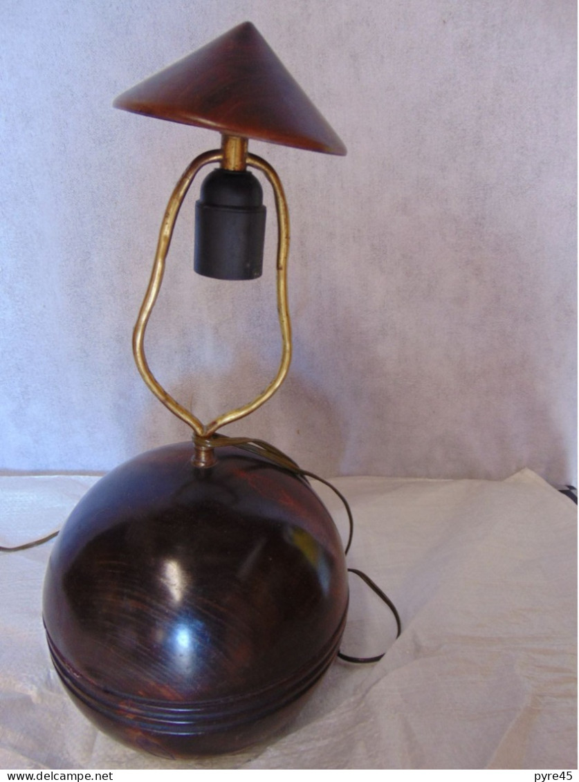 Lampe, Socle Boule Et Chapeau En Bois ( 43 X 20 Cm, Poids 3300 Gr ) Petit Choc - Lighting & Lampshades