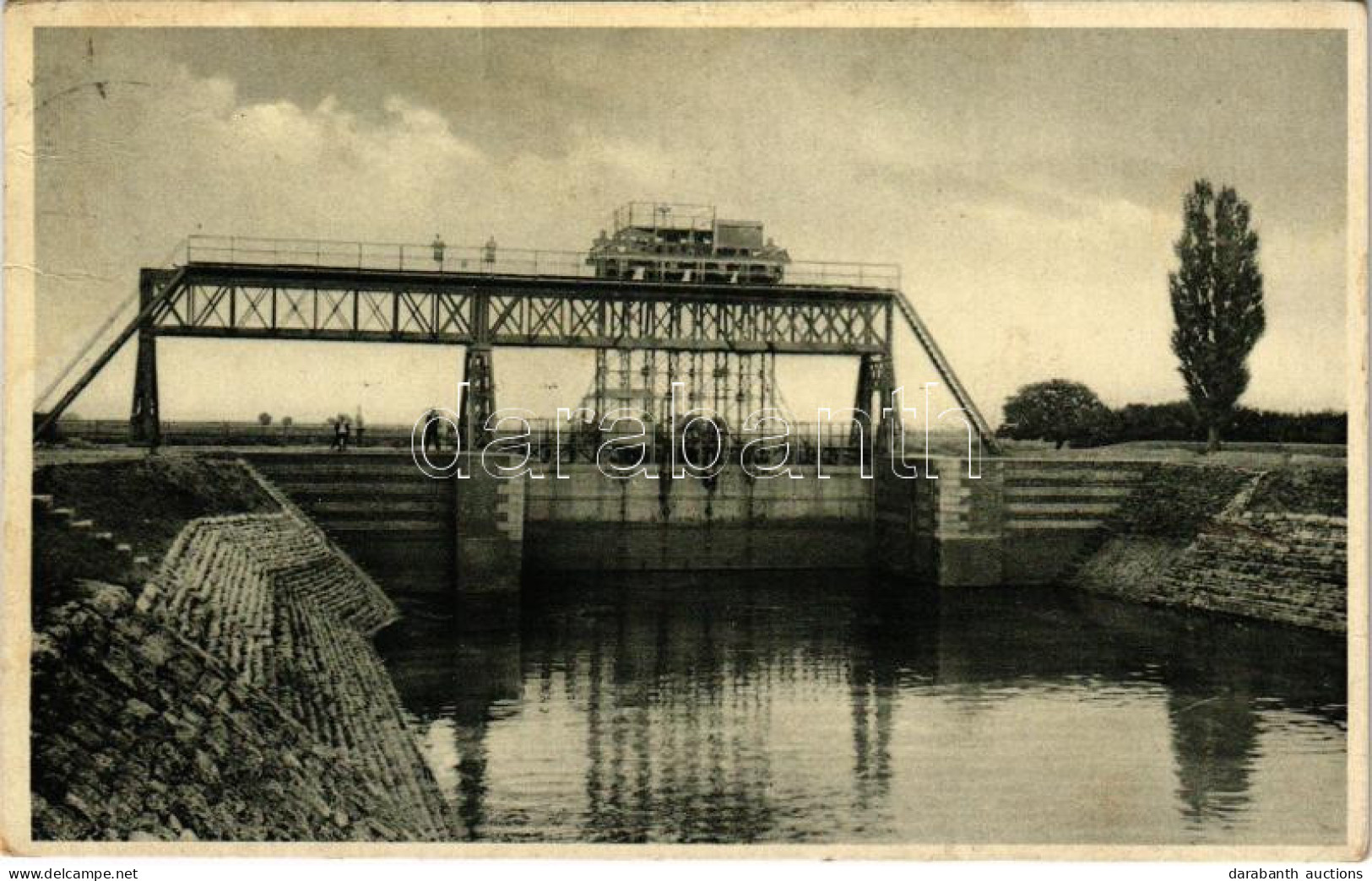 * T2/T3 1940 Óbecse, Stari Becej; Ustava Kralja Petra / Ferenc-csatornai Zsilip / Canal, Dam (gyűrődés / Crease) - Non Classés