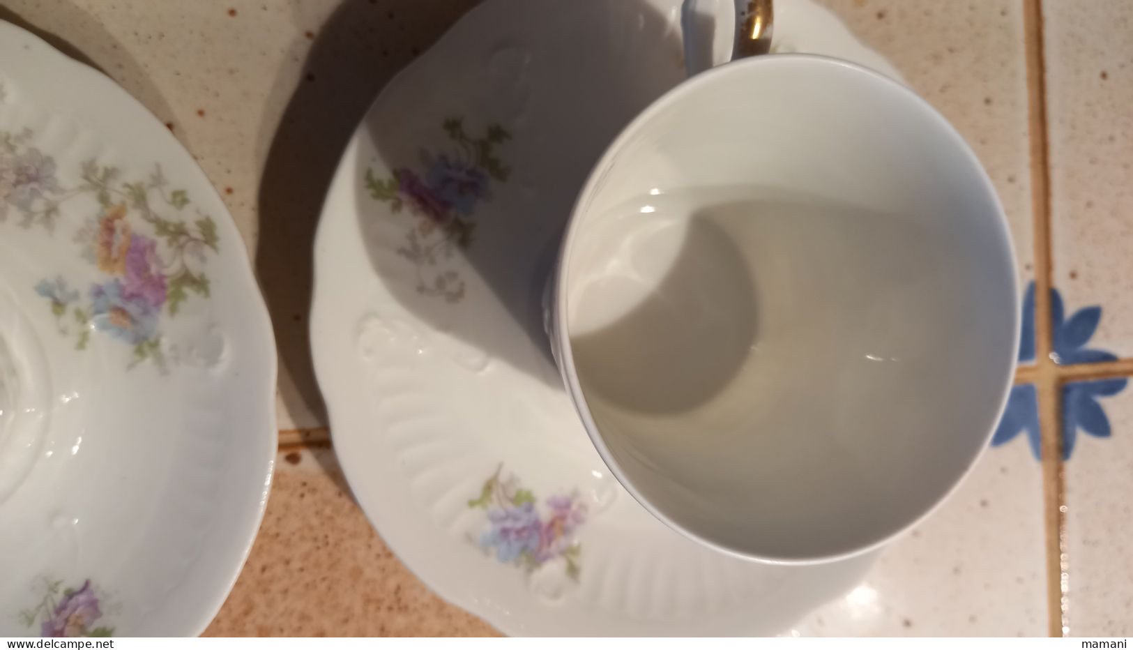 Lot de tasses et autre