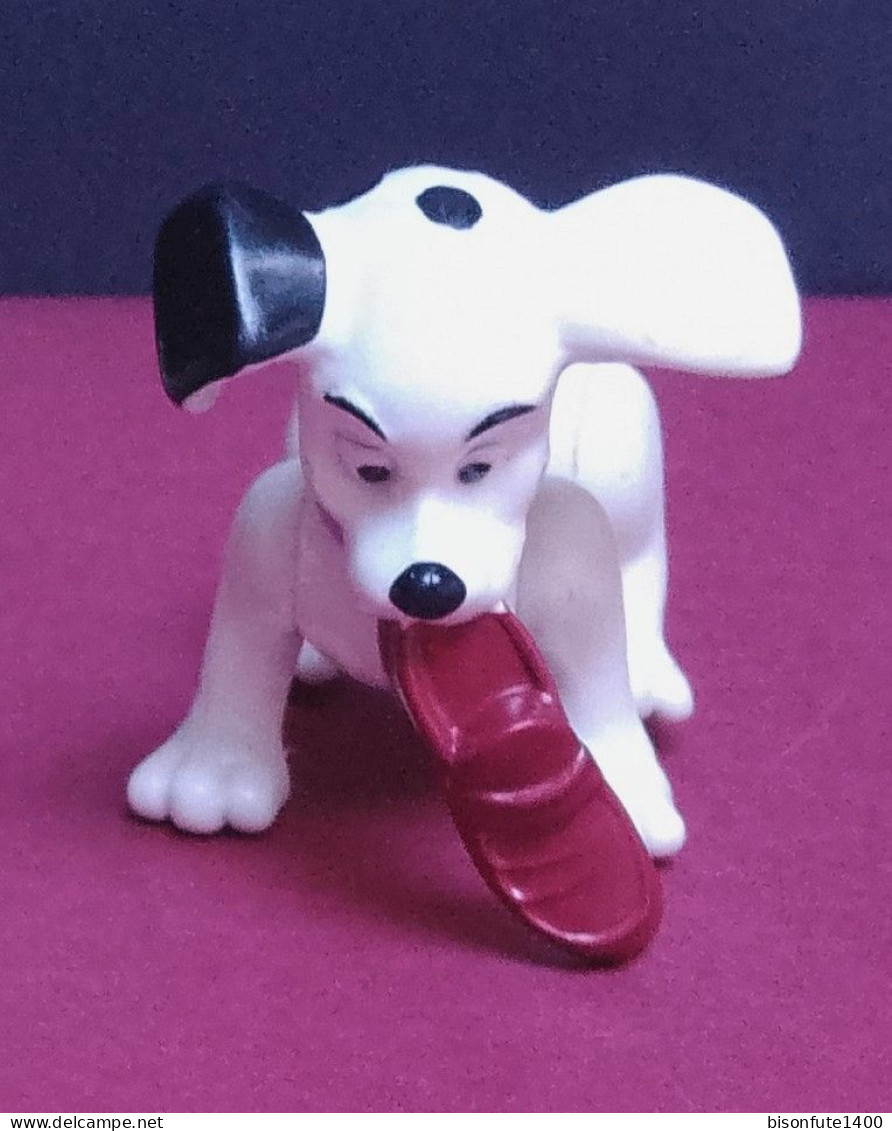 Figurine Des 101 Dalmatiens : Dalmatien Jouant Avec Une Chaussure ( Voir Photo ). - Disney