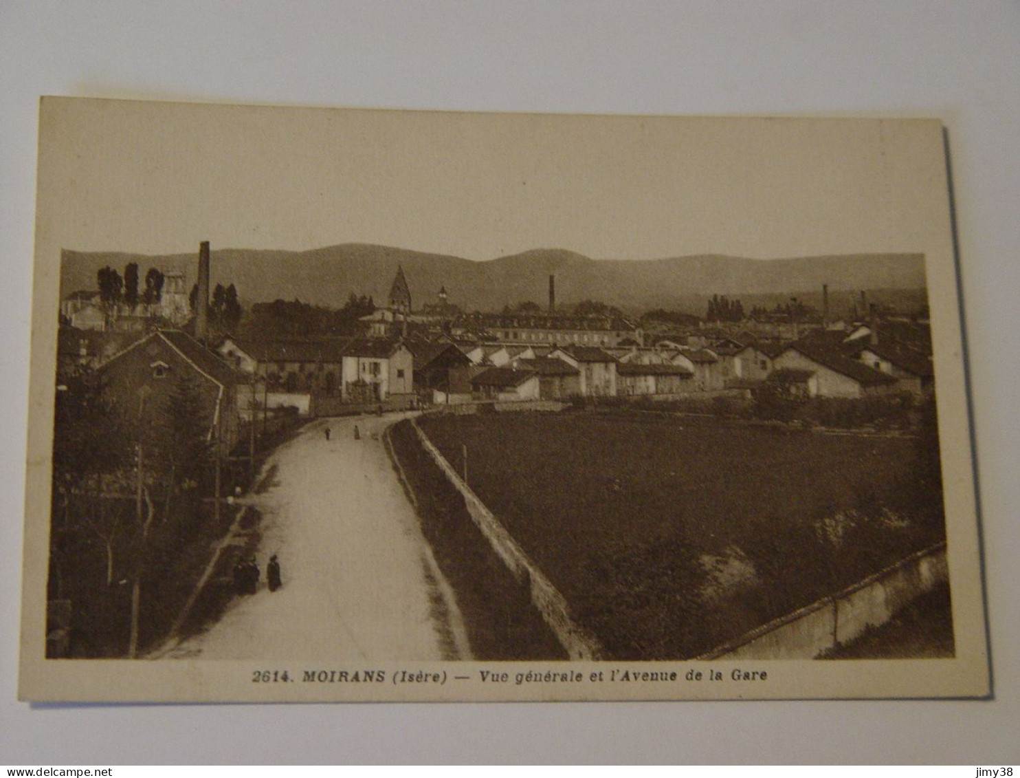 ISERE-2614-MOIRANS-VUE GENERALE ET RUE DE LA GARE ANIMEE - Moirans