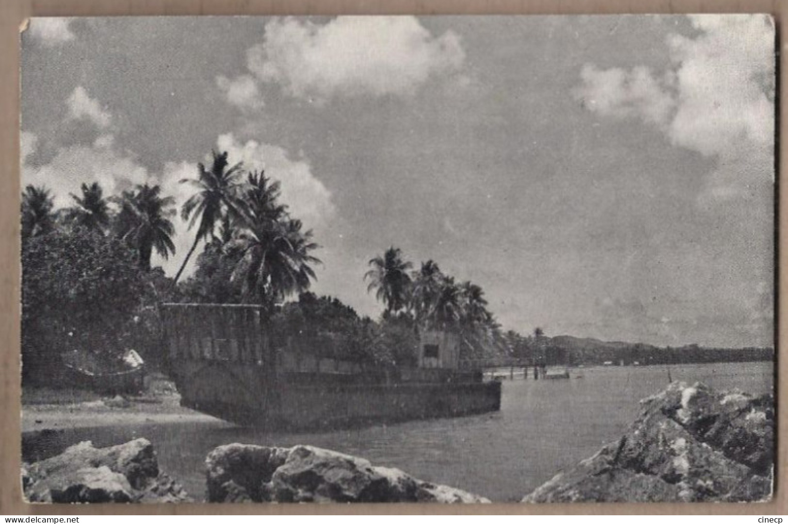 CPA GUAM - ILE DE GUAM - MERIZO - A Landing Craft Visits The Palm Covered Shores - TB PLAN Côte Océan - Guam