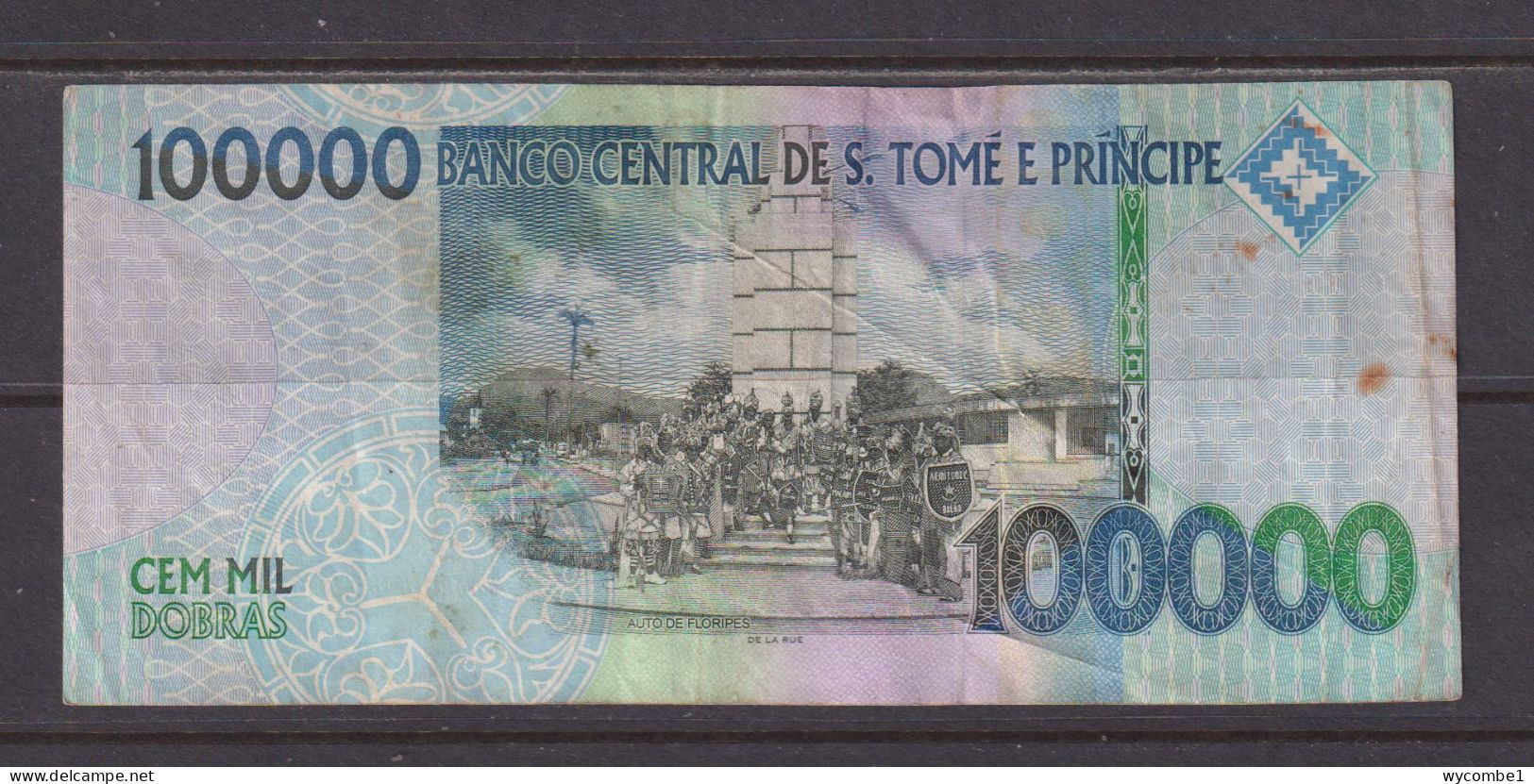 SAO TOME AND PRINCIPE - 2005 100000 Dobras Circulated Banknote As Scans - Sao Tomé Et Principe