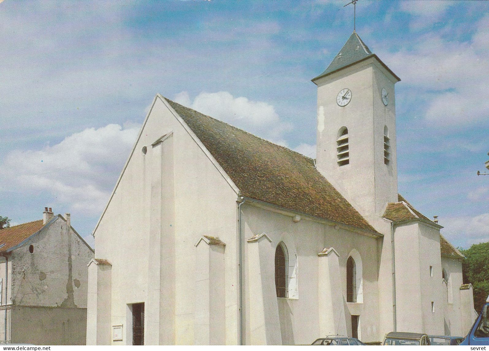 ROISSY En BRIE . - L'Eglise. 2 CV Citroën Et Autres Voitures - Roissy En Brie