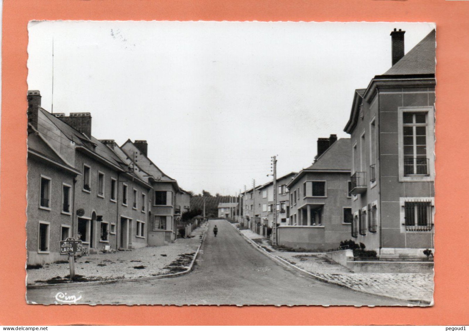 CHATEAU-PORCIEN  (ARDENNES)  RUE De La BARRE  Achat Immédiat - Chateau Porcien