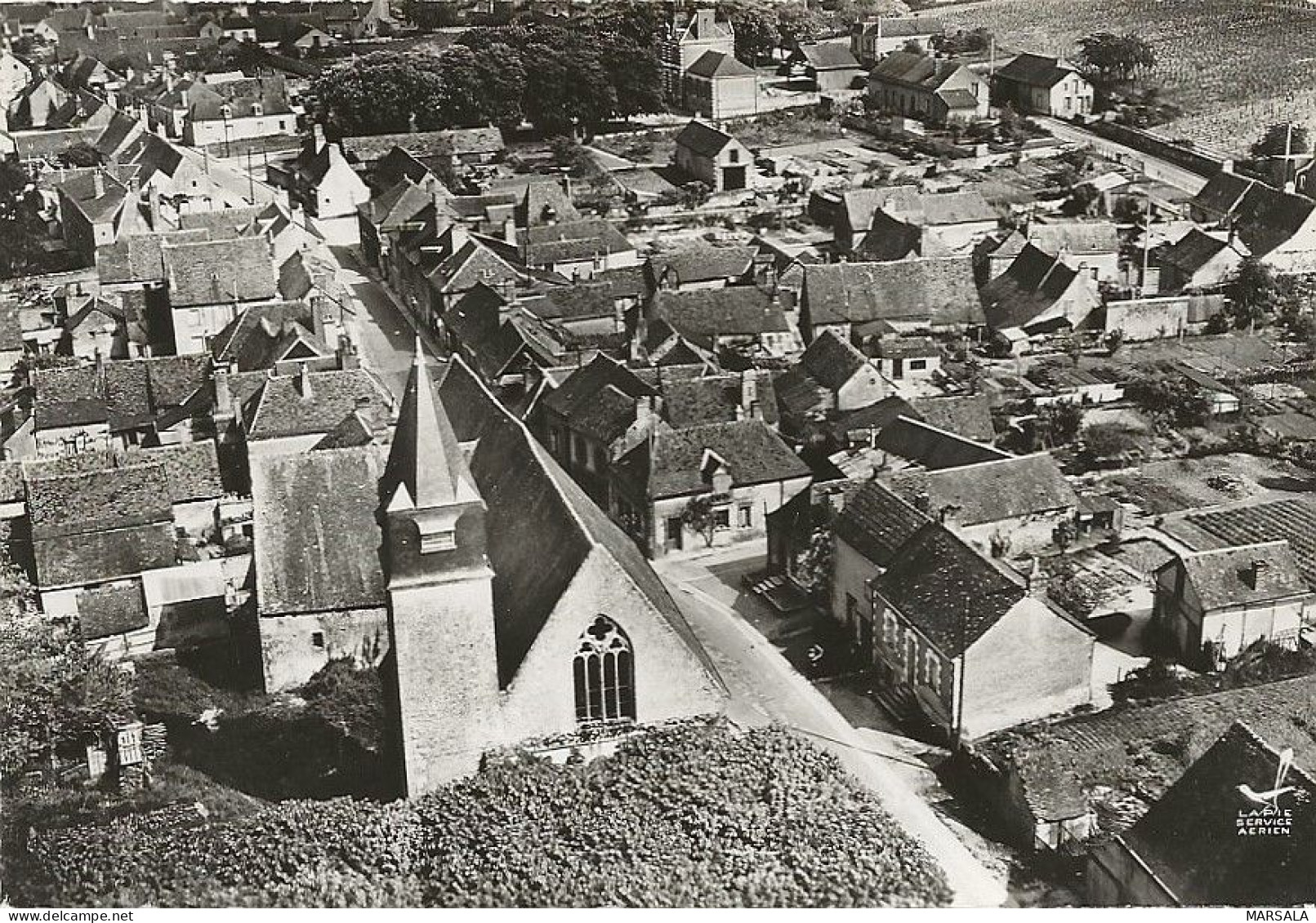 CPSM  Monnaie L'Eglise Et Vue D'ensemble - Monnaie