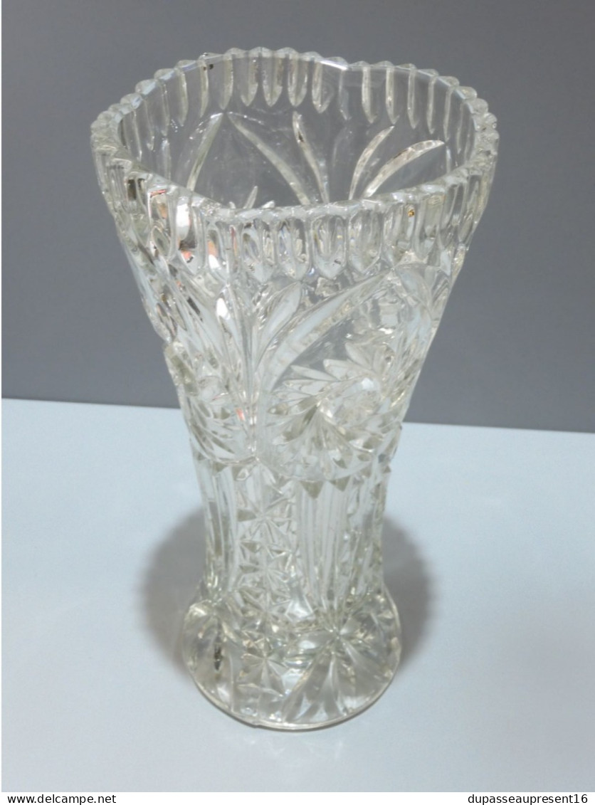 - ANCIEN VASE CRISTAL Moulé VINTAGE pour Bouquet Collection déco XXe   E