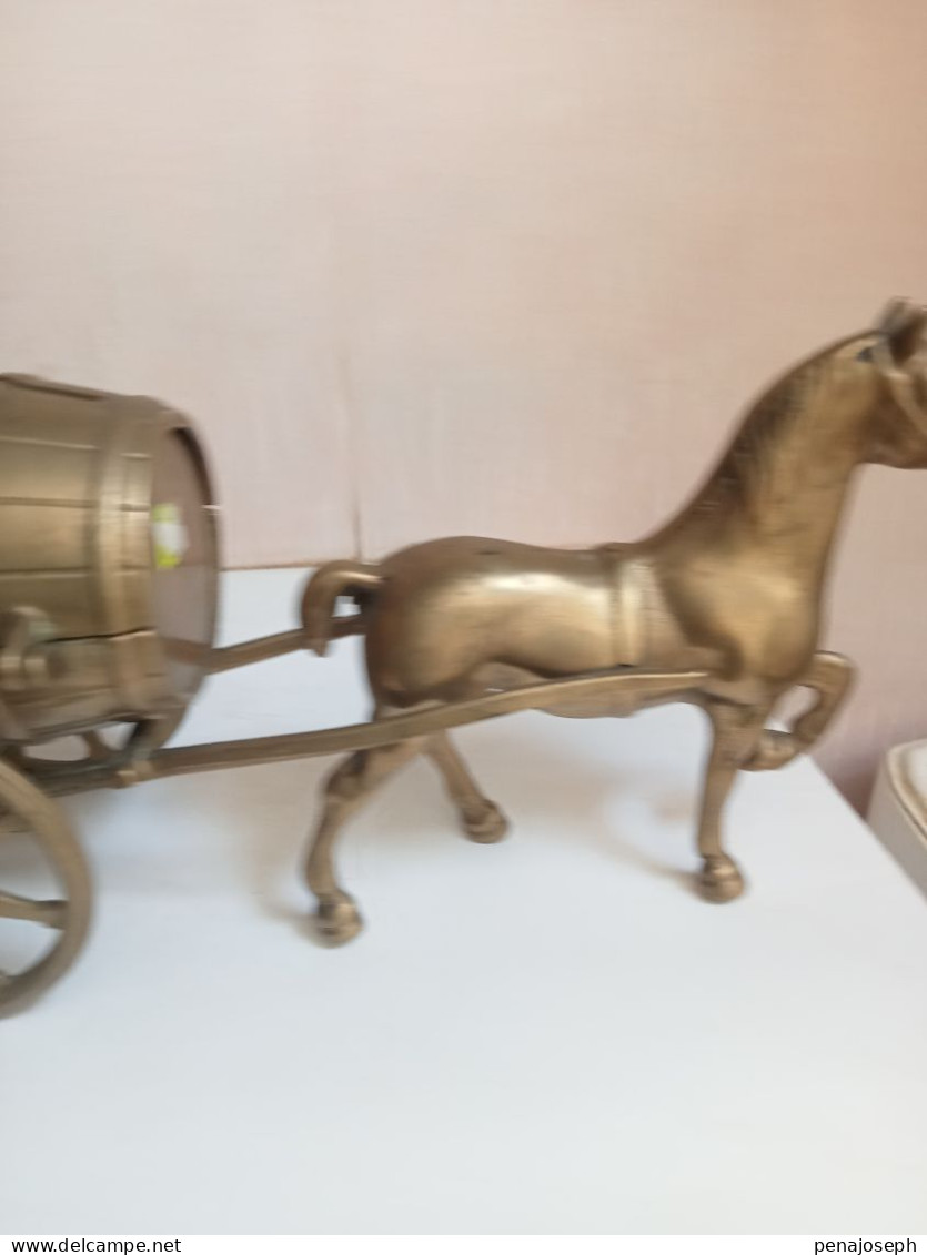 Cheval Et Charette En Laiton Ou Bronze Avec Tonneau Longueur 28 Cm Hauteur 15 Cm - Bronzes