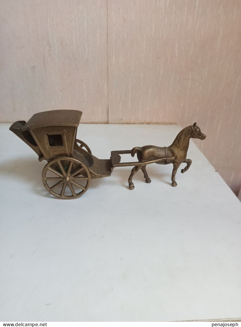 cheval et charette en laiton ou bronze longueur 18 cm hauteur 8 cm