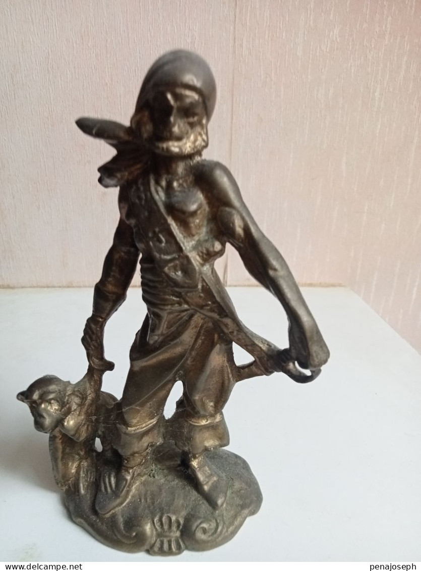 Statuette En Bronze Doré Pirate Hauteur 18 Cm - Bronzes