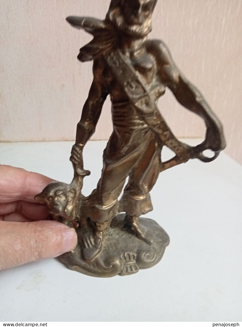 statuette en bronze doré pirate hauteur 18 cm