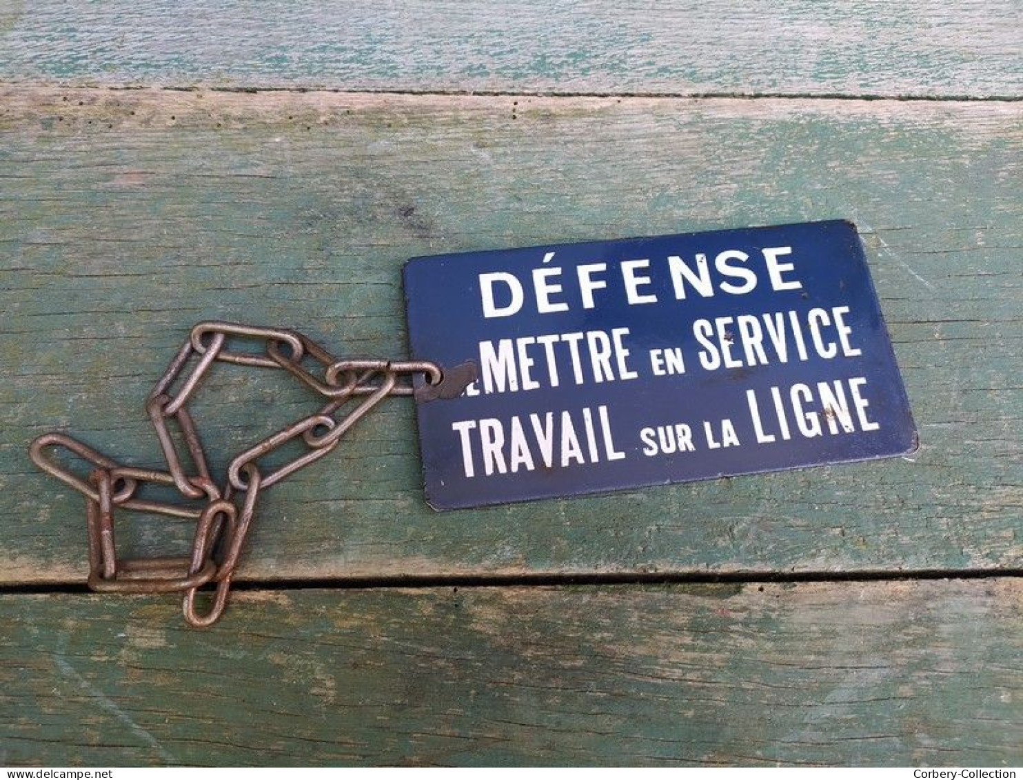 Ancienne Petite Plaque Emaillée SNCF Défense De Mettre En Service Travail Sur La Ligne - Treni & Aerei