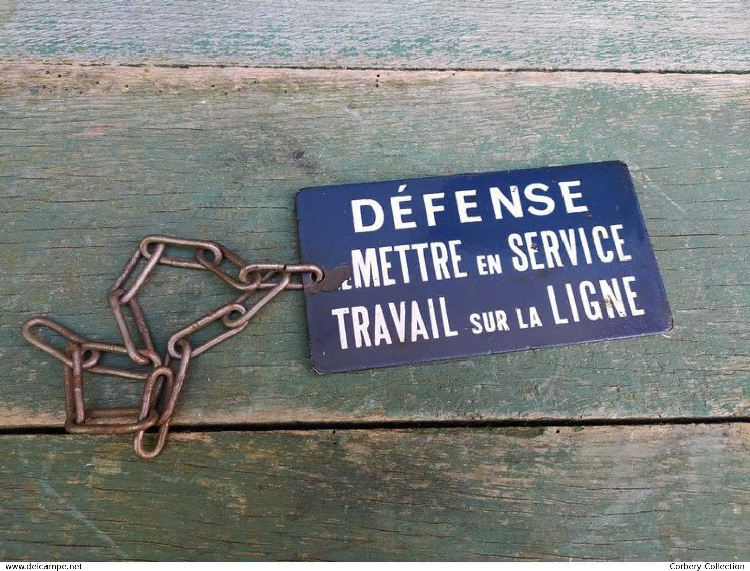 Ancienne Petite Plaque Emaillée SNCF Défense De Mettre En Service Travail Sur La Ligne - Trains And Planes