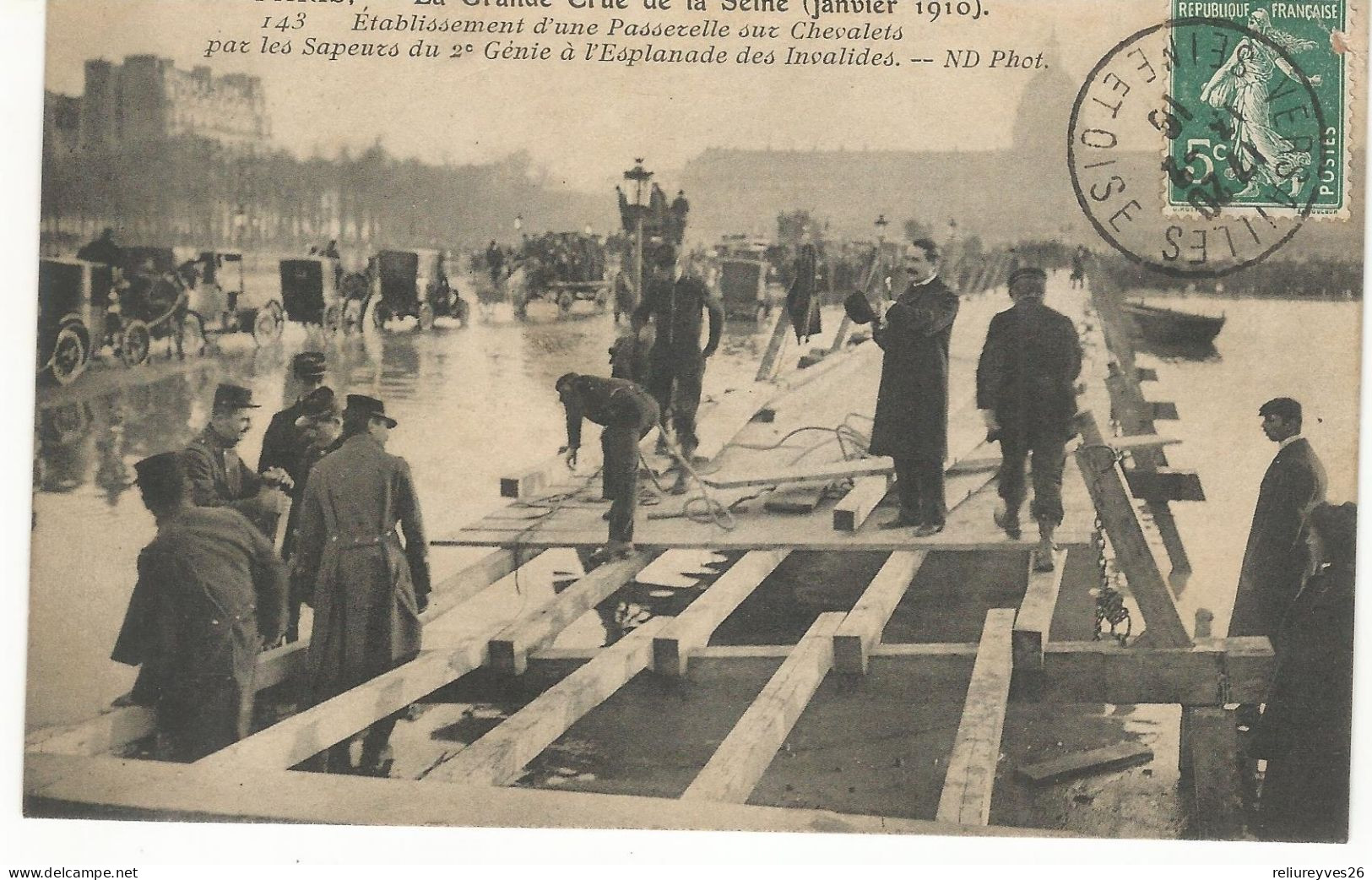 CPA,Th Inond.N°143,Paris ,La Grande Crue De La Seine Janvier 1910 ,Etablissement D'une Passerelle Aux Chevalets  .Ed.ND; - Inondations