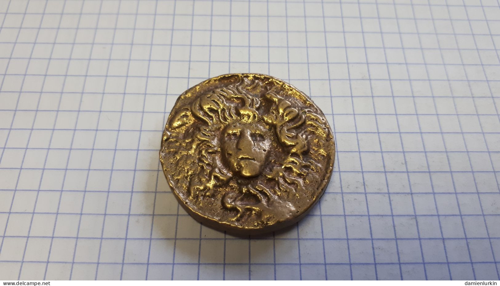 A IDENTIFIER POUR FIXER PRIX MEDAILLE DIFORME BRONZE MEDUSA ET ATHENA ? CASQUE + AILES + QUEUE (PRIX SYMBOLIQUE) - Non Classés