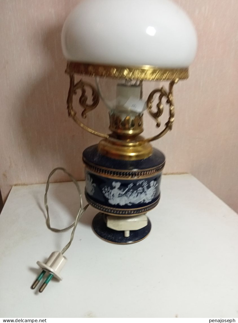 Lampe Ancienne En Porcelaine Opaline Et Bronze Doré Hauteur 35 Cm - Luminaires & Lustres