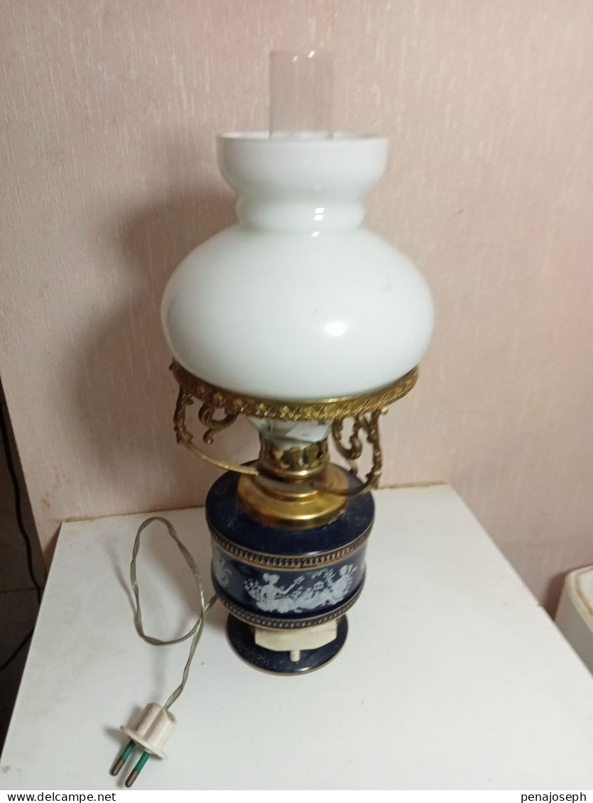Lampe ancienne en porcelaine opaline et bronze doré hauteur 35 cm