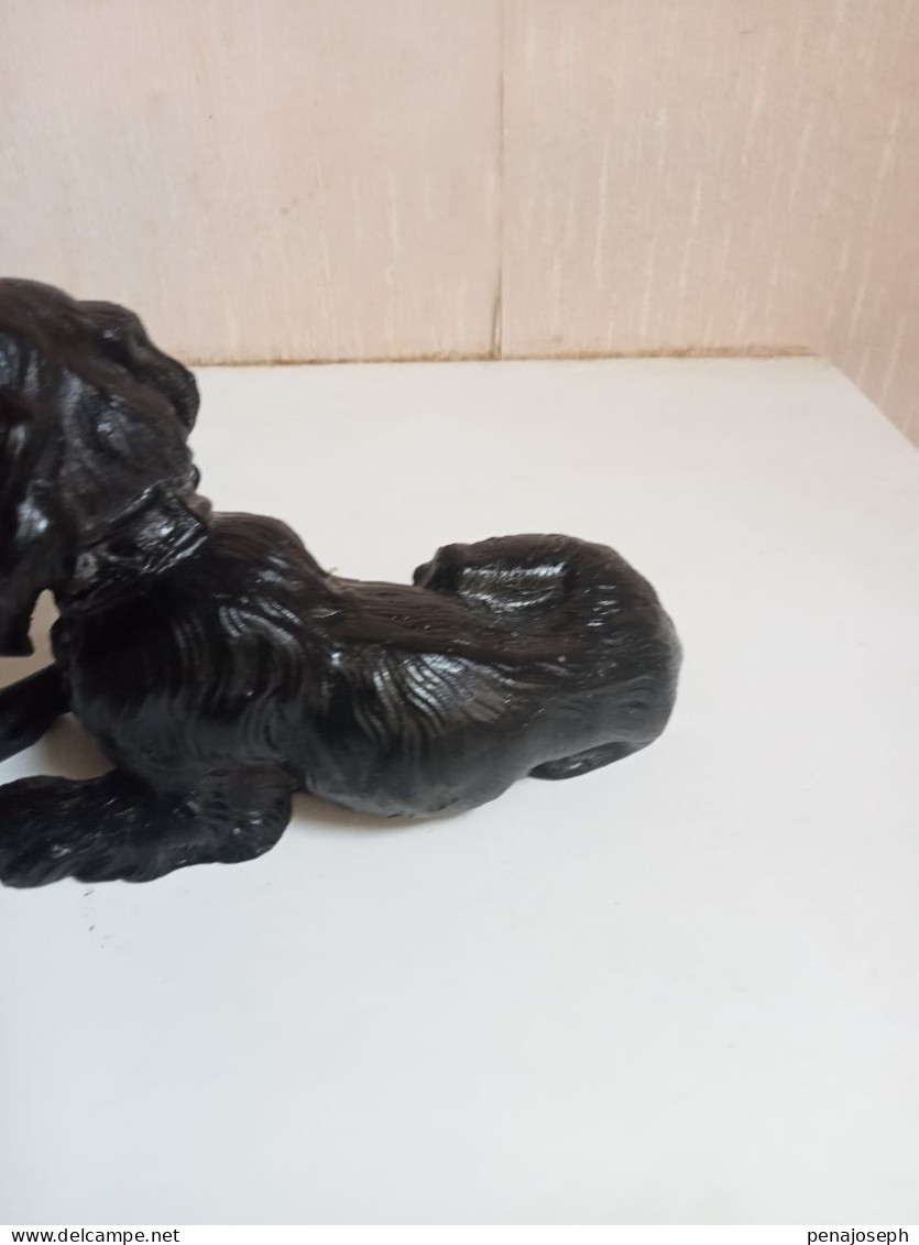 statuette chien ancien en fonte de fer hauteur 9 cm x 16 cm