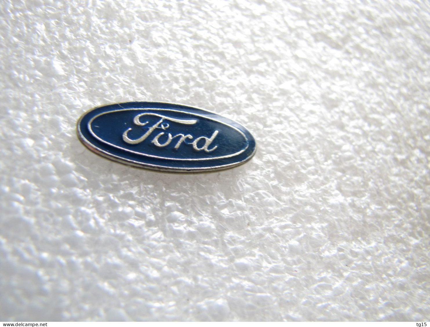 PIN'S    LOGO  FORD - Ford